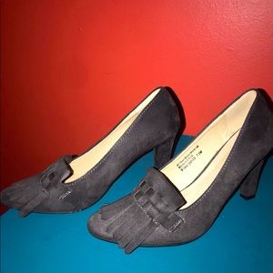 Beautiful classy suede heels!
